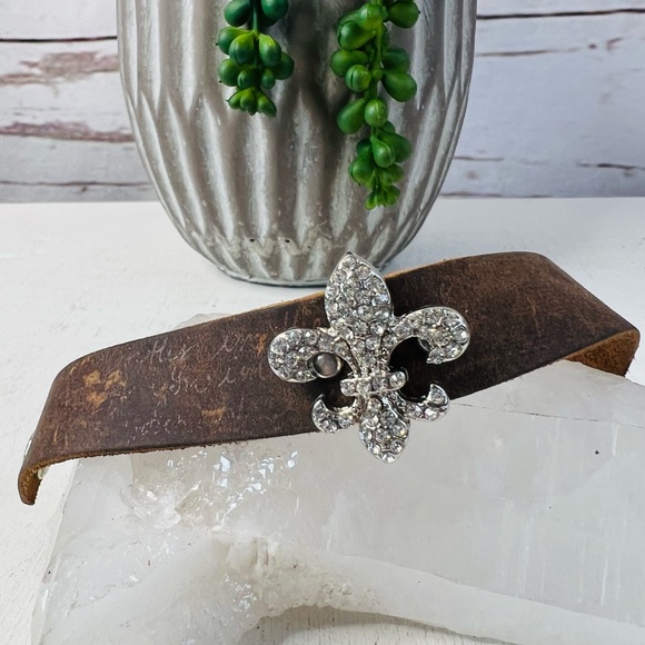 SOLD Yik Fung French Leather Fleur de Lis Rhinestone Bracelet - Picture 4 of 11